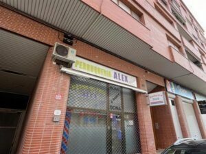 Fotografía 2 · Local comercial de 84 m² en Cappont