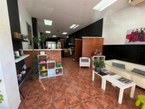Fotografía 16 · Local comercial de 120 m² en Cappont