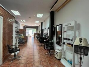 Fotografía 9 · Local comercial de 120 m² en Cappont