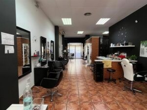 Fotografía 11 · Local comercial de 120 m² en Cappont