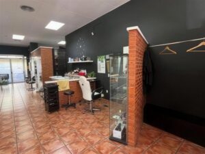 Fotografía 10 · Local comercial de 120 m² en Cappont